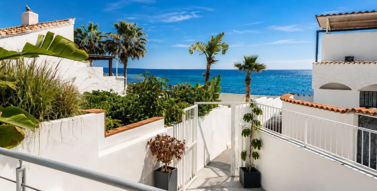 Продажа  отдельно стоящей виллы в Estepona 43