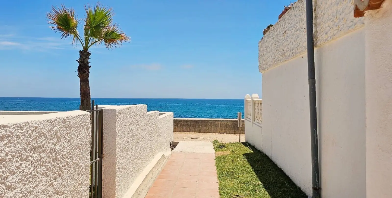 Продажа  отдельно стоящей виллы в Estepona 45