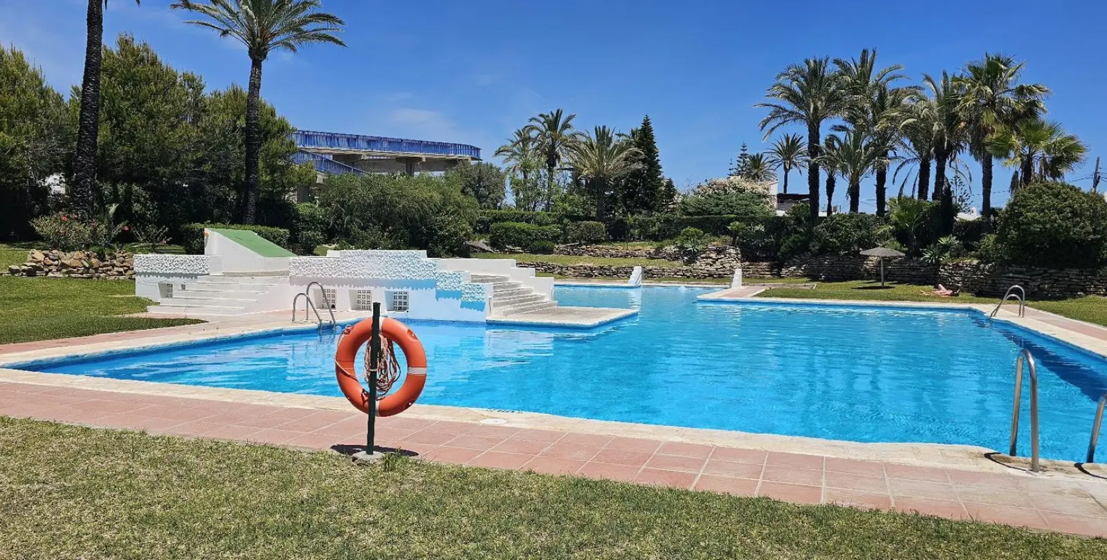 Продажа  отдельно стоящей виллы в Estepona 47