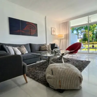 Sale of middle floor apartment in Puerto Banús