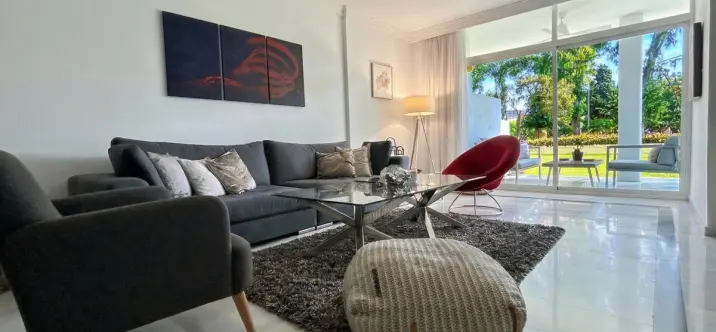 Sale of middle floor apartment in Puerto Banús 0