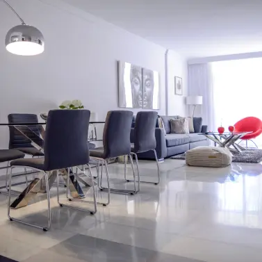 Sale of middle floor apartment in Puerto Banús