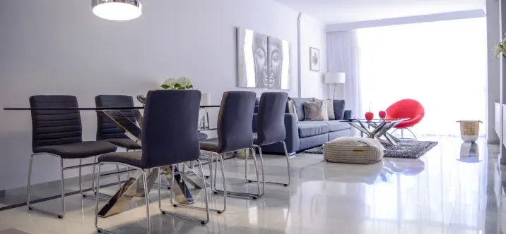 Sale of middle floor apartment in Puerto Banús 3