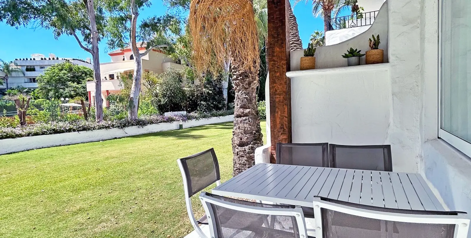 Продажа апартаментов на среднем этаже в Puerto Banús 13