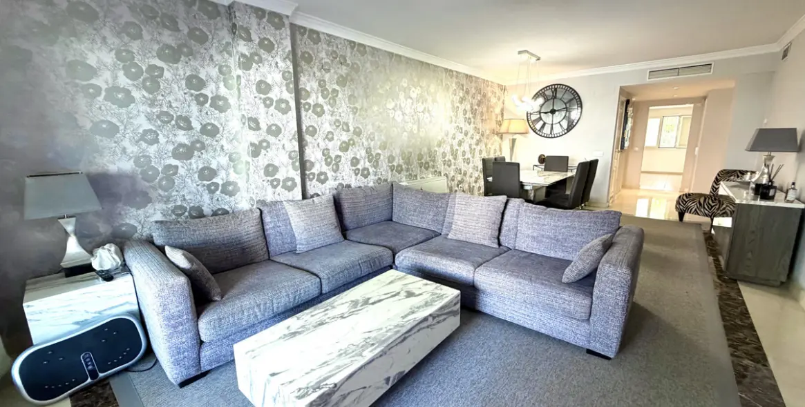 Venta de apartamento en planta media en Marbella 4