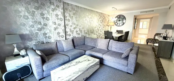 Venta de apartamento en planta media en Marbella 3