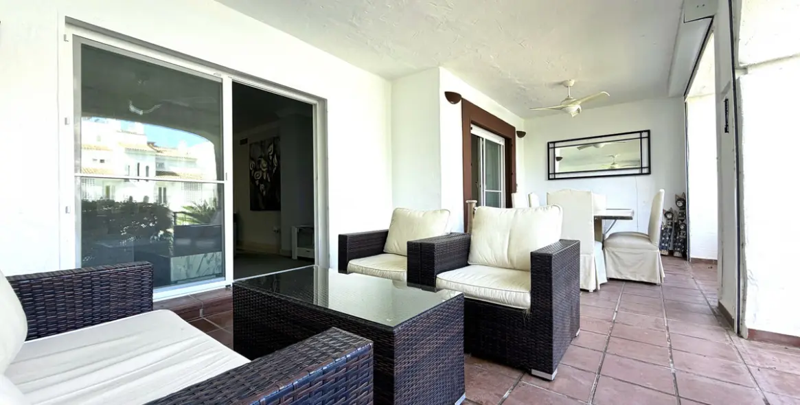 Venta de apartamento en planta media en Marbella 13