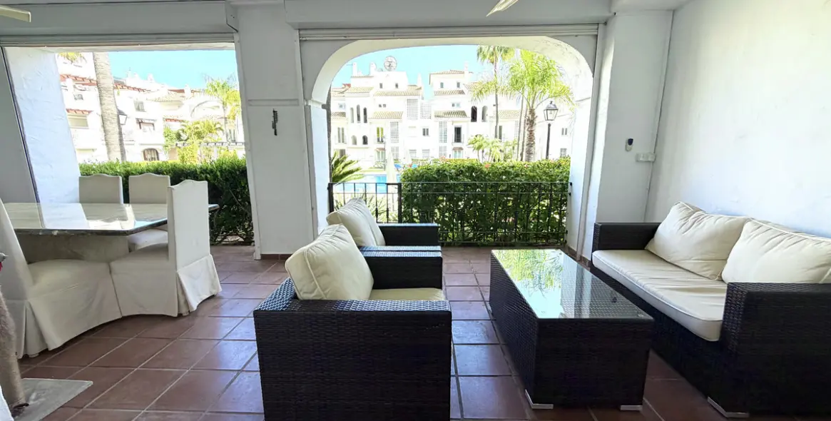 Venta de apartamento en planta media en Marbella 14