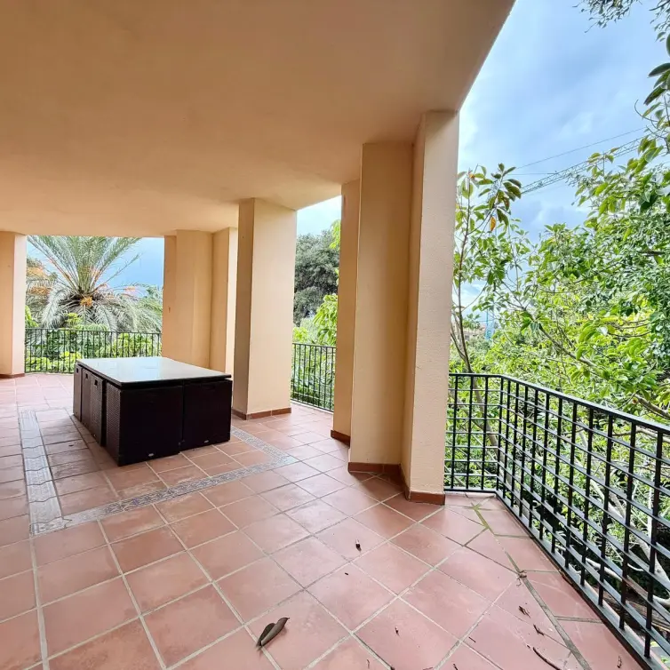Sale of penthouse in Puerto Banús