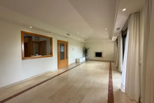 Image 4 thumb