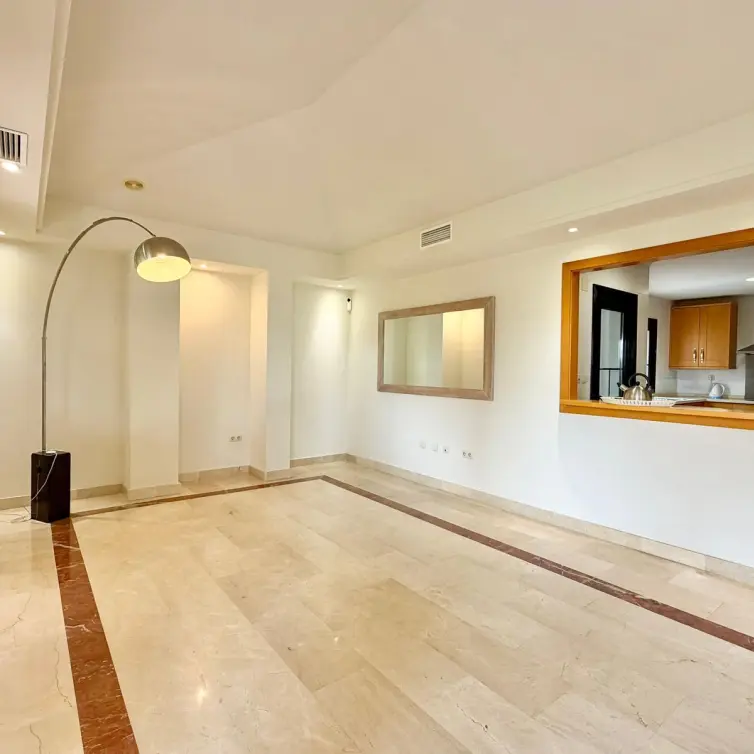 Sale of penthouse in Puerto Banús