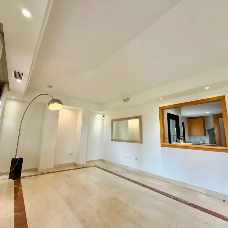 Sale of penthouse in Puerto Banús