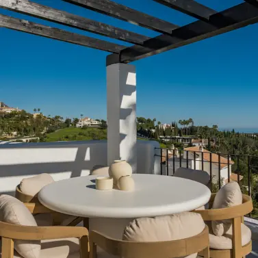 Venta de ático dúplex en Nueva Andalucía