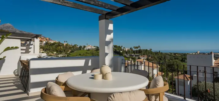 Venta de ático dúplex en Nueva Andalucía 2