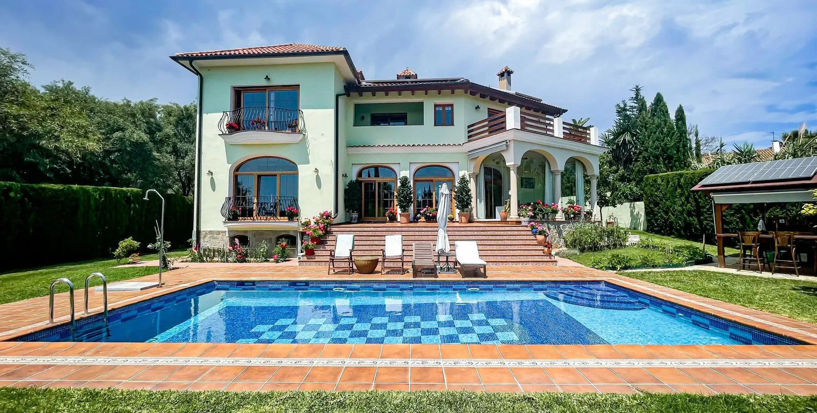 Venta de villa independiente en El Rosario 1