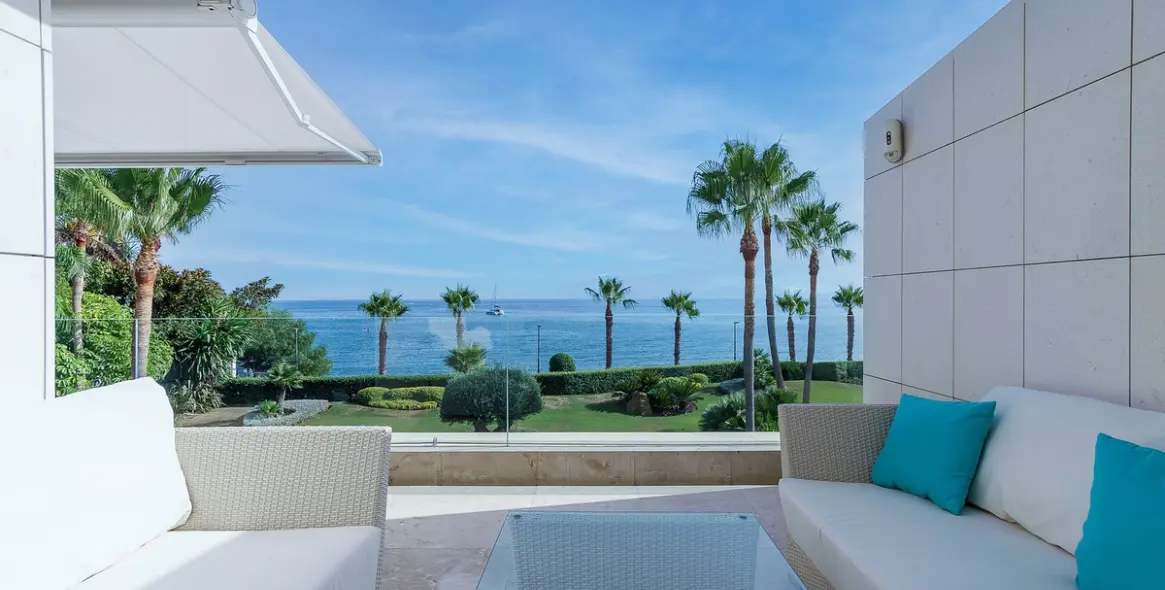 Долгосрочная аренда двухуровневых апартаментов в Estepona 19