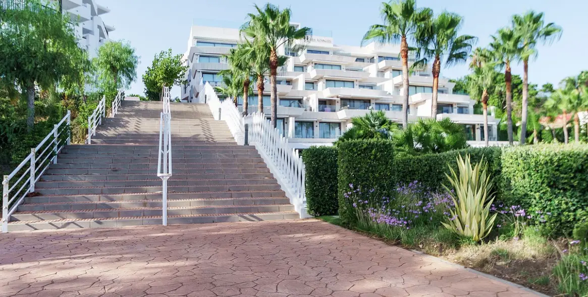 Долгосрочная аренда двухуровневых апартаментов в Estepona 55