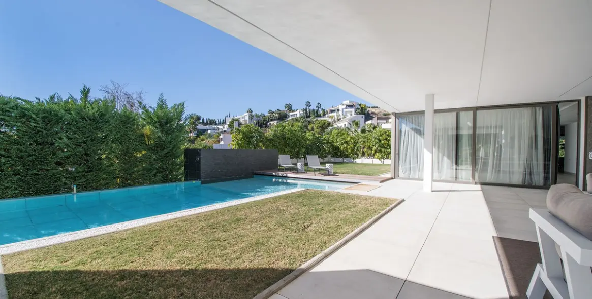 Sale of detached villa in Benahavís 11