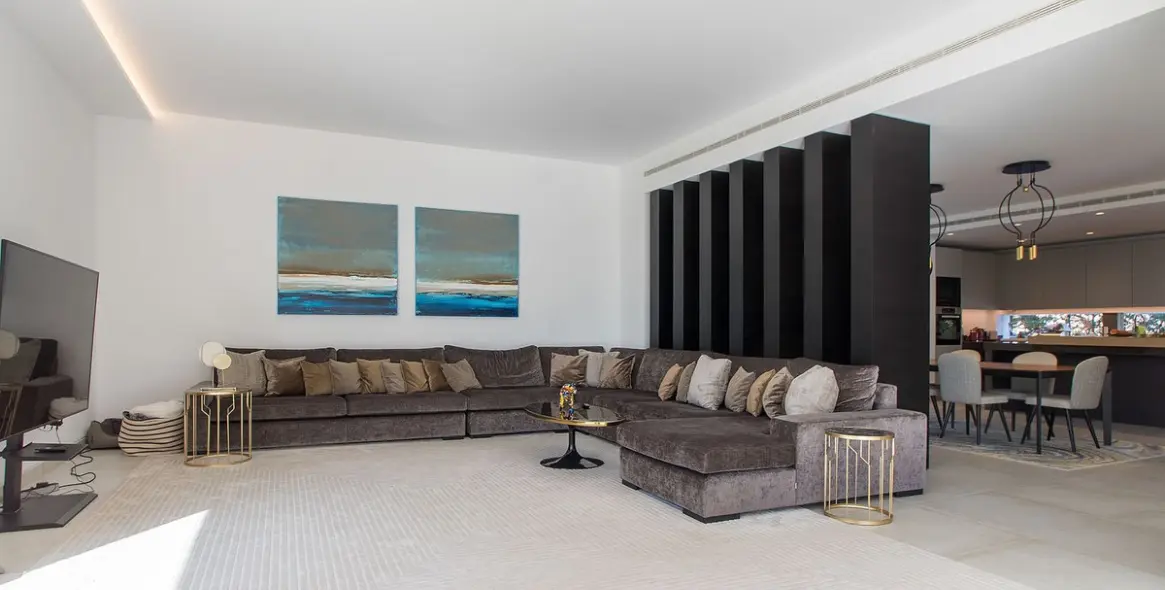 Sale of detached villa in Benahavís 12