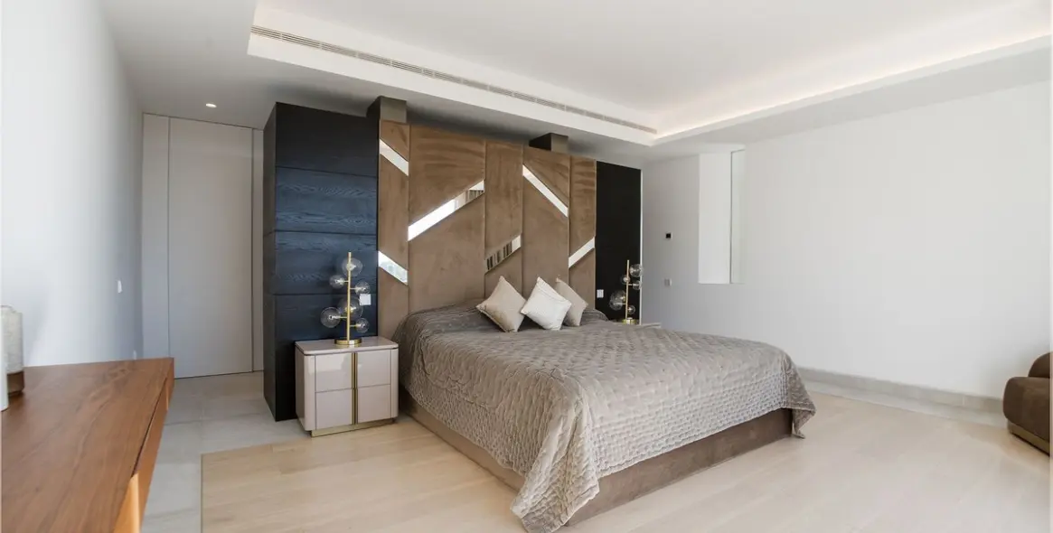 Sale of detached villa in Benahavís 32