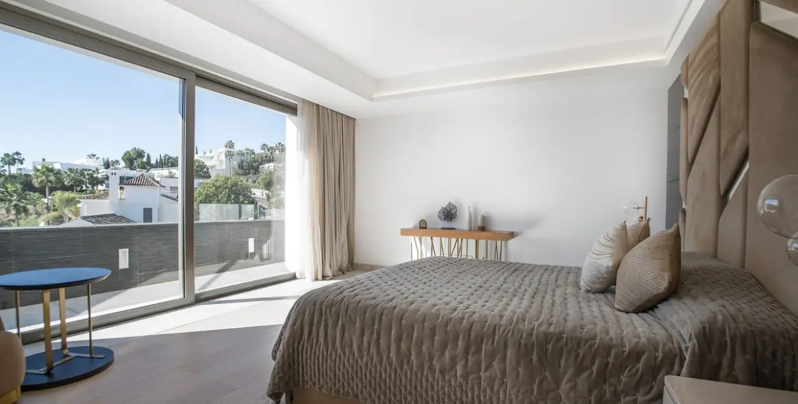 Sale of detached villa in Benahavís 33