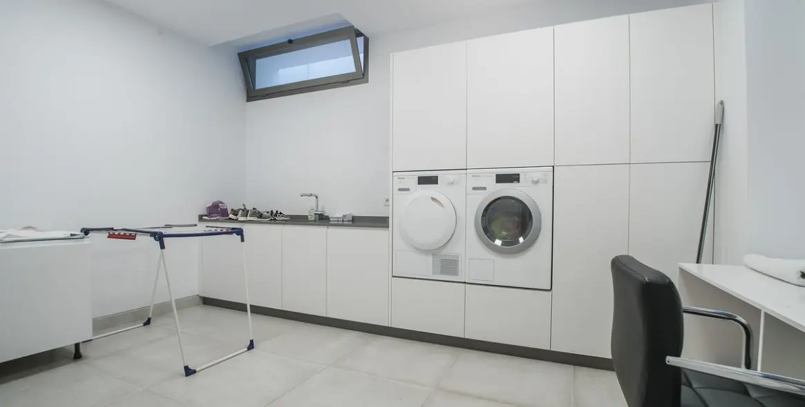 Sale of detached villa in Benahavís 52