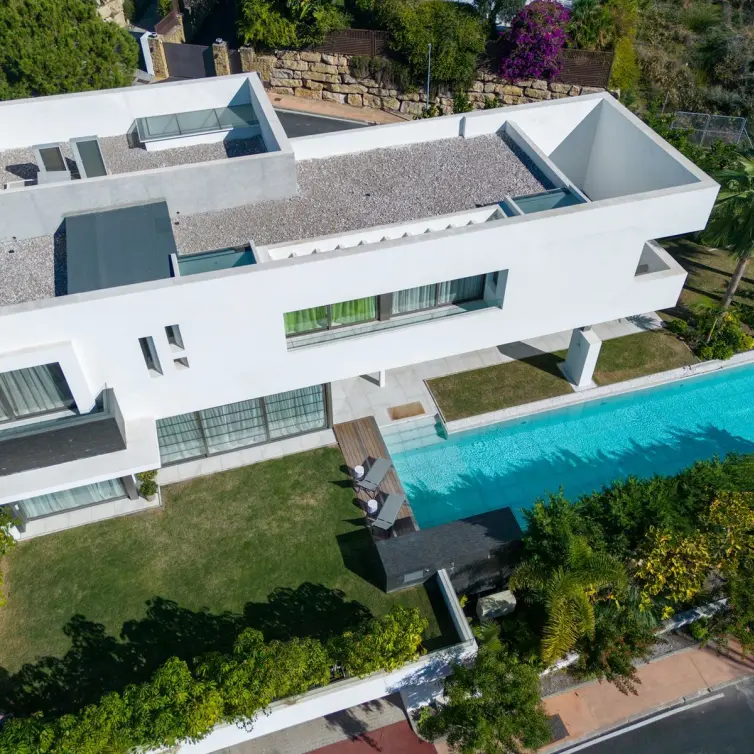 Sale of detached villa in Benahavís