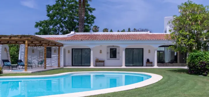 Sale of detached villa in Guadalmina Baja 0