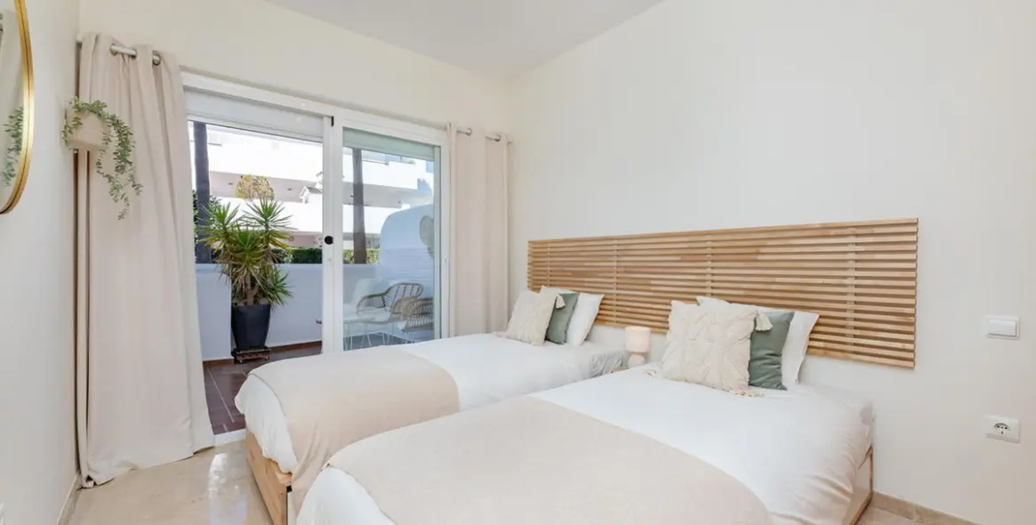 Short-term rent of ground floor apartment in Estepona 12
