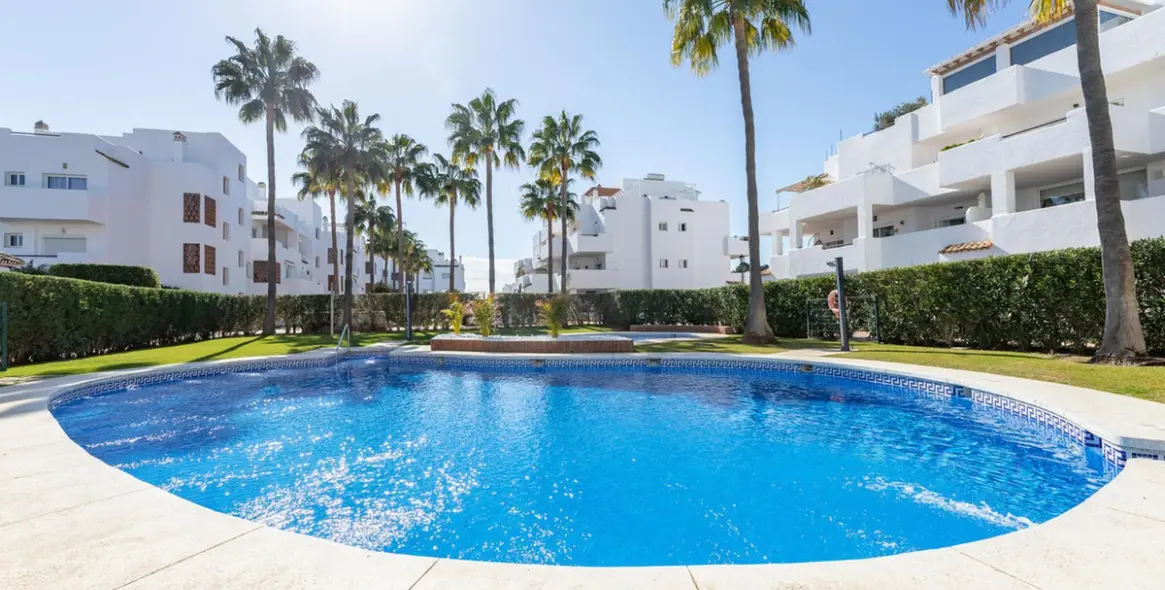 Short-term rent of ground floor apartment in Estepona 16