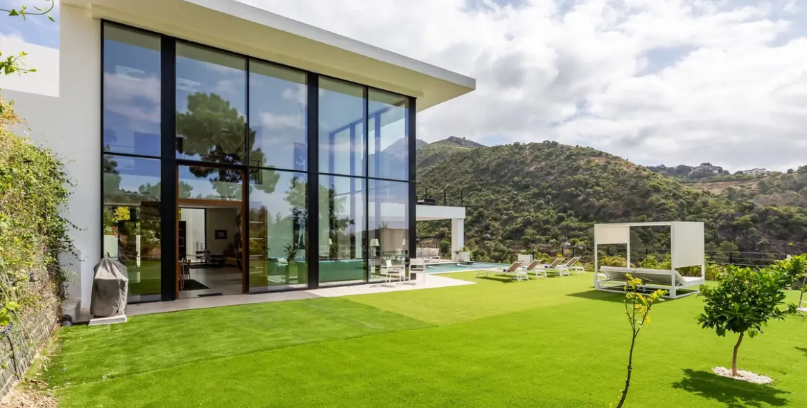 Long-term rent of detached villa in Benahavís 1