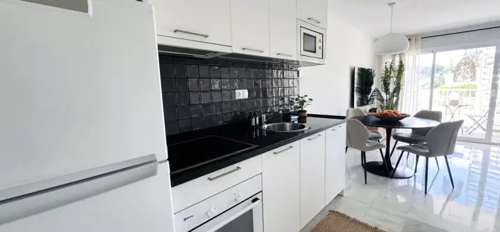 Долгосрочная аренда апартаментов на среднем этаже в San Pedro de Alcántara 1