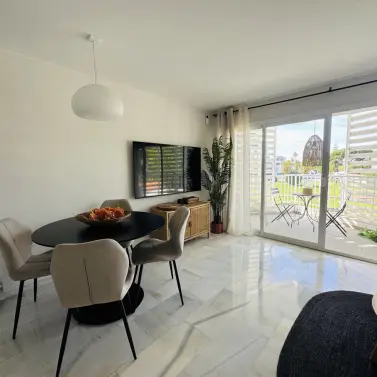 Долгосрочная аренда апартаментов на среднем этаже в San Pedro de Alcántara