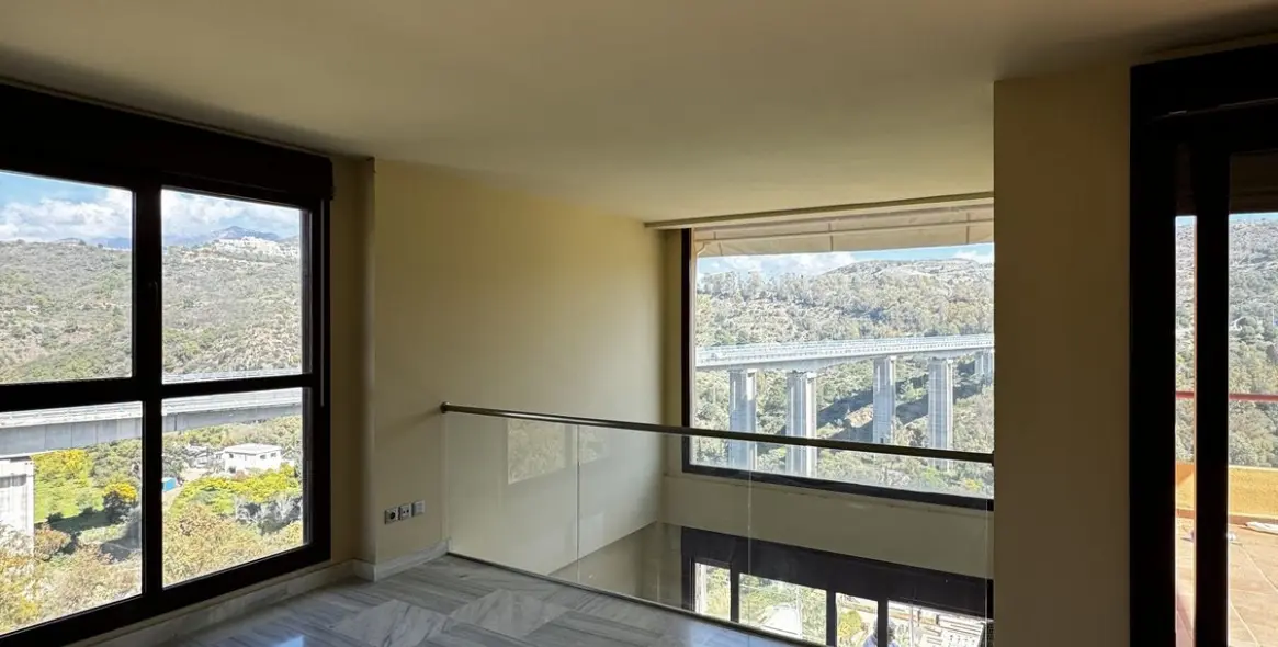 Long-term rent of penthouse duplex in Benahavís 1