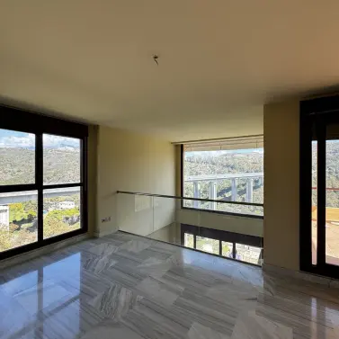 Long-term rent of penthouse duplex in Benahavís