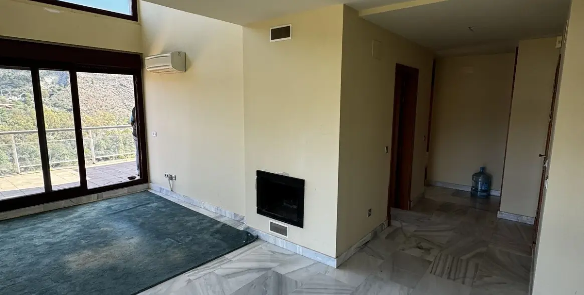 Long-term rent of penthouse duplex in Benahavís 2
