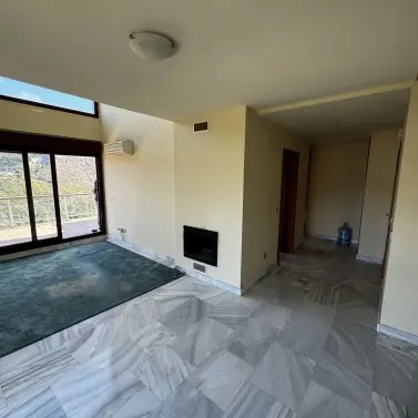 Long-term rent of penthouse duplex in Benahavís