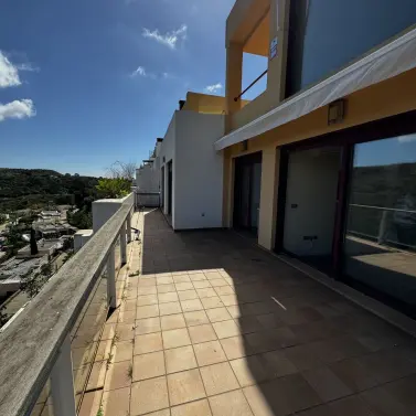 Long-term rent of penthouse duplex in Benahavís