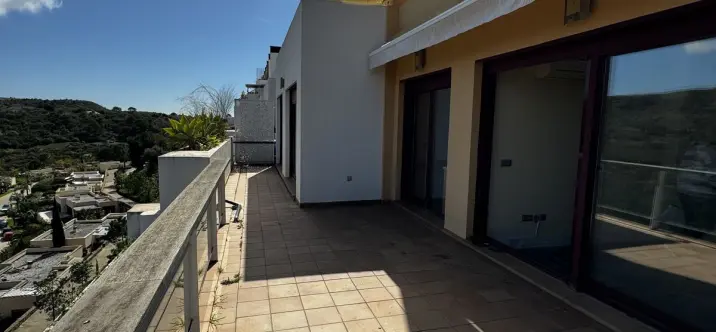 Long-term rent of penthouse duplex in Benahavís 4