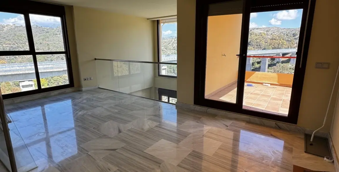 Long-term rent of penthouse duplex in Benahavís 8