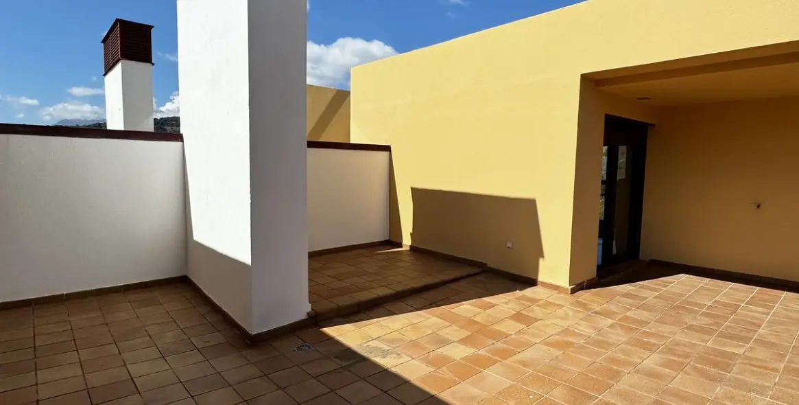 Long-term rent of penthouse duplex in Benahavís 12