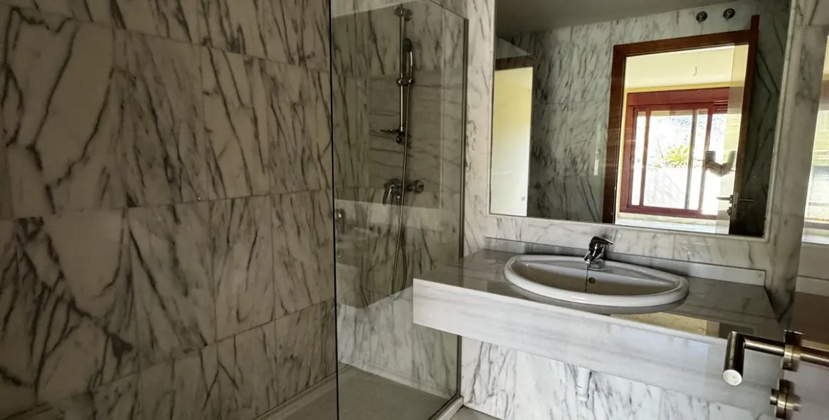 Long-term rent of penthouse duplex in Benahavís 13