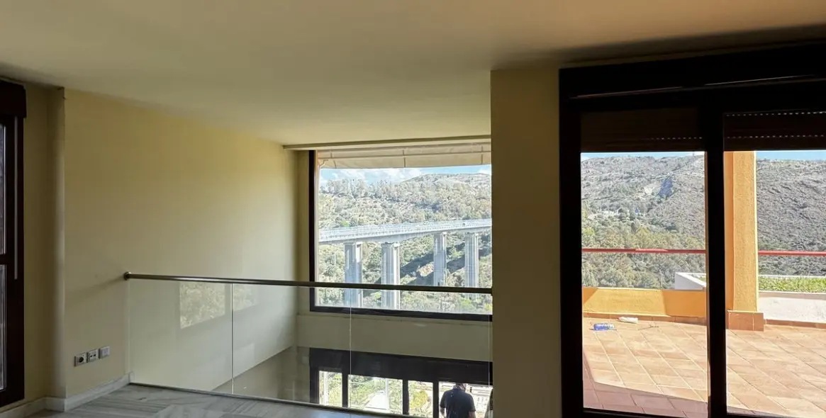 Long-term rent of penthouse duplex in Benahavís 16