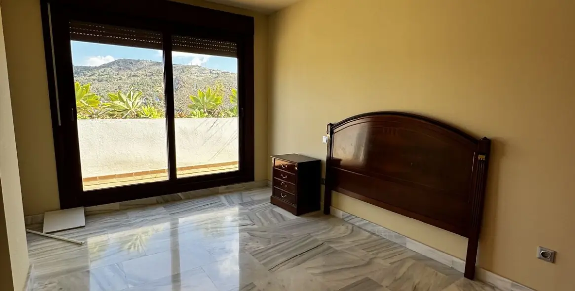 Long-term rent of penthouse duplex in Benahavís 17