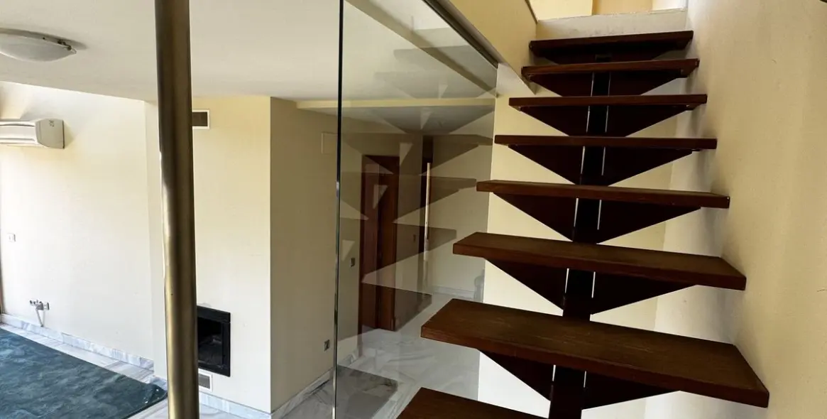 Long-term rent of penthouse duplex in Benahavís 28