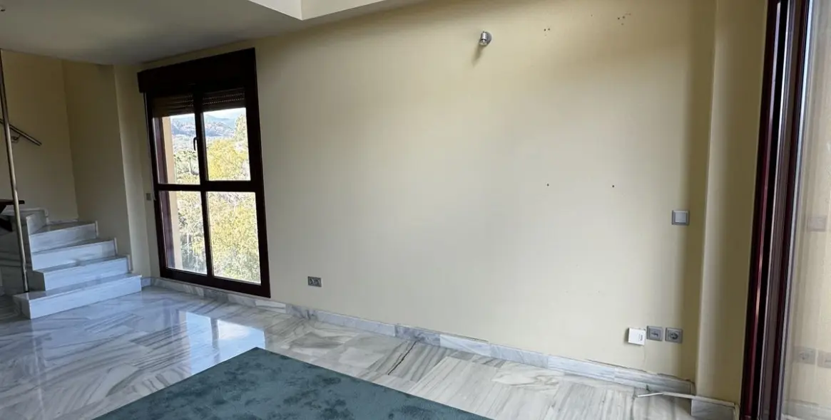 Long-term rent of penthouse duplex in Benahavís 35