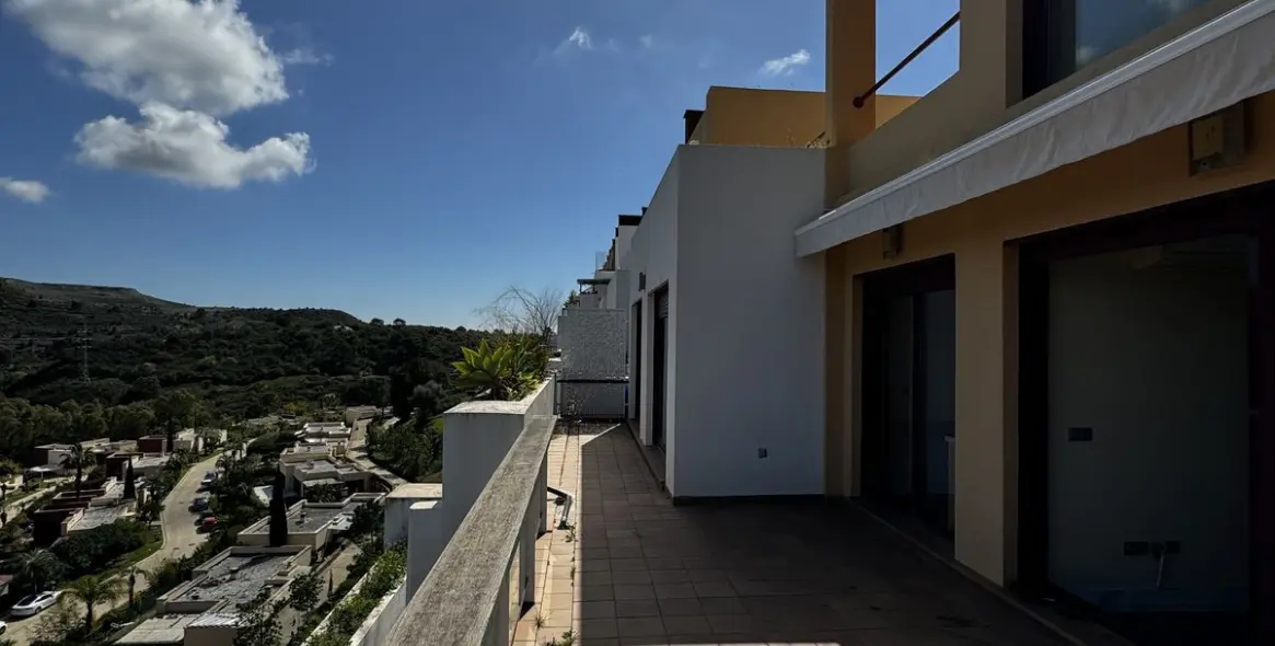 Long-term rent of penthouse duplex in Benahavís 48