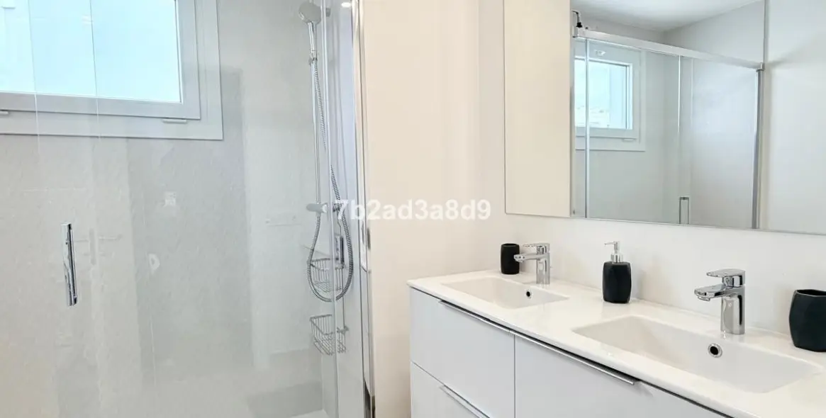 Long-term rent of middle floor apartment in Bel Air 15