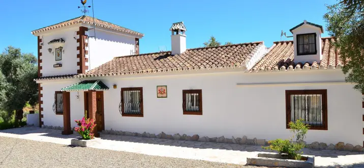 Sale of detached villa in Alora 0