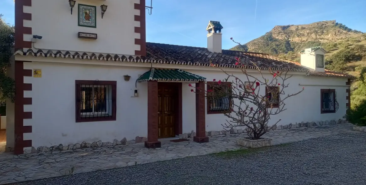 Venta de villa independiente en Alora 2